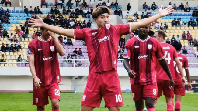 Pemain Persis Solo berselebrasi. (ig @liga1match)